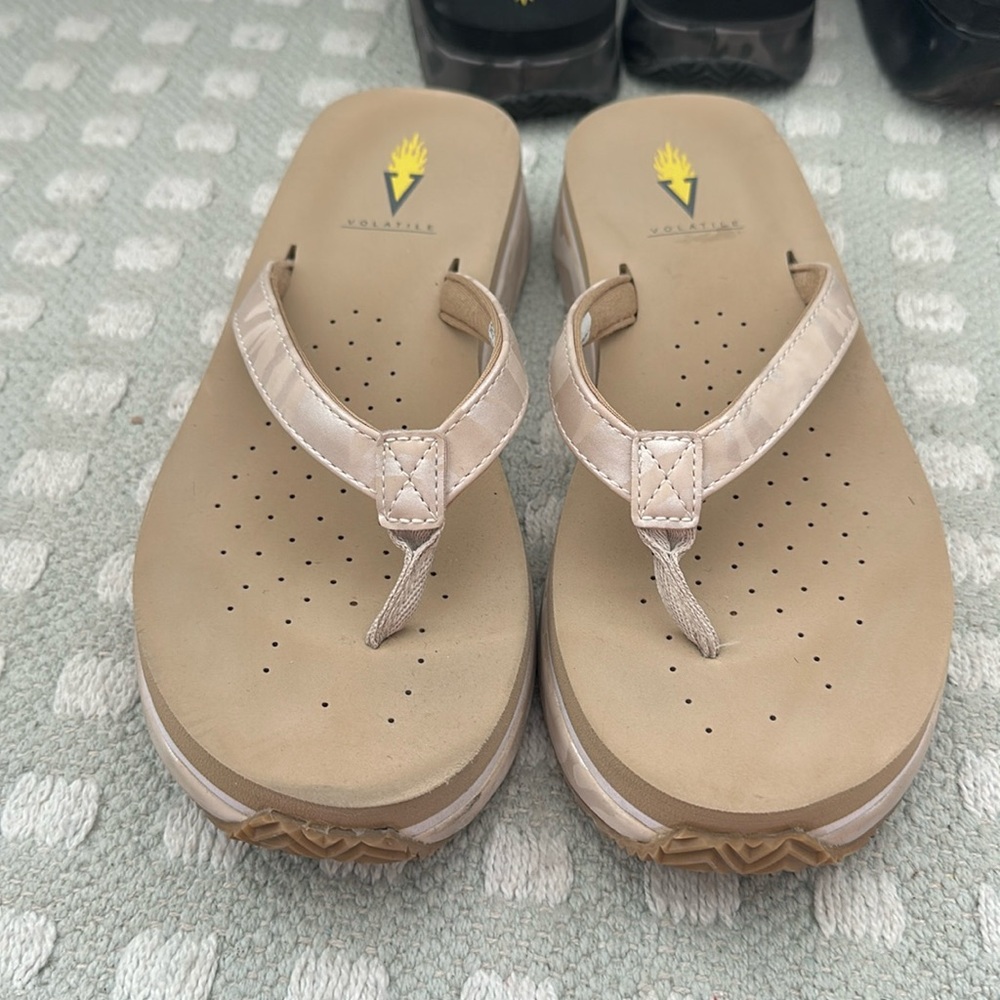 Very Volatile Tan and Cream Sandals
